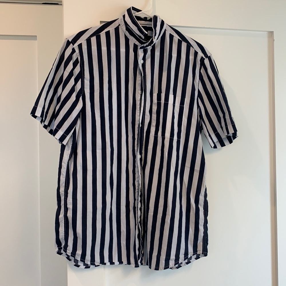 White and blue striped short sleeve